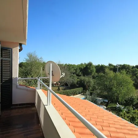 Apartments With A Swimming Pool Pula - 7356 Apartment Pula