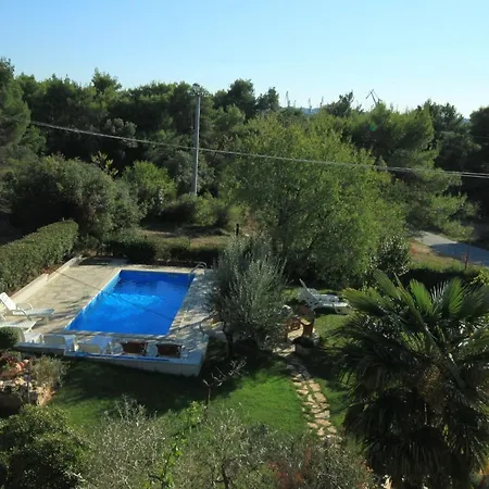 Apartments With A Swimming Pool Pula - 7356 Apartment *