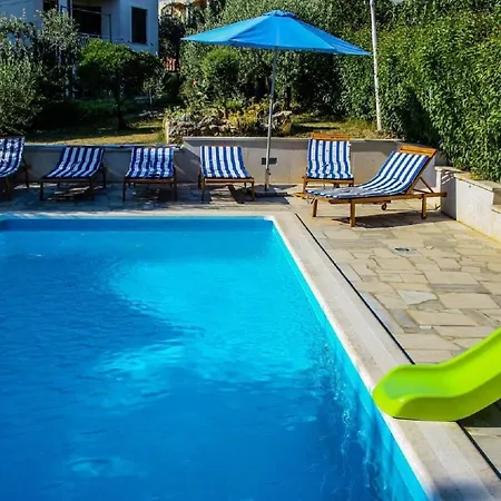 Apartments With A Swimming Pool Pula - 7356 Apartment Pula