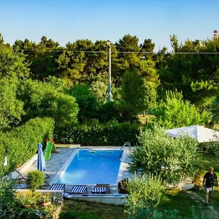 Apartments With A Swimming Pool Pula - 7356 Apartment *
