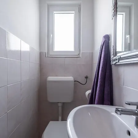 Apartment Apartments With A Swimming Pool Pula - 7356
