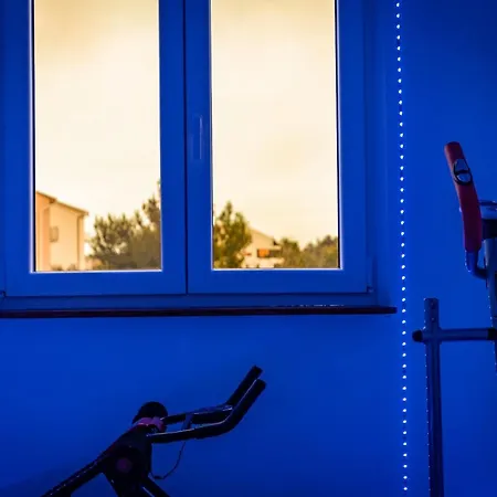 아파트 With Swimming Pool - 7356