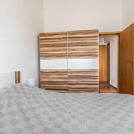 With Swimming Pool - 7356 普拉