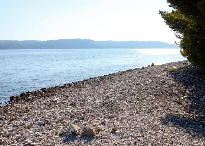 Apartments With Swimming Pool Pula - 7356