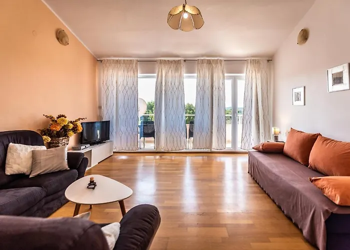 Apartman With Swimming Pool - 7356 *