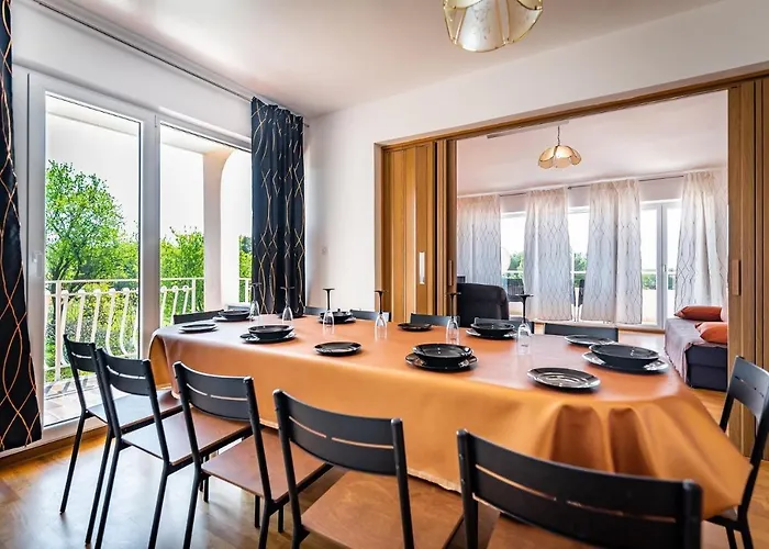 Apartments With Swimming Pool Pula - 7356 Apartman Pula