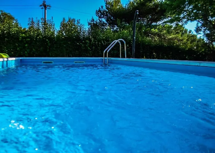 Apartments With Swimming Pool Pula - 7356 * Pula