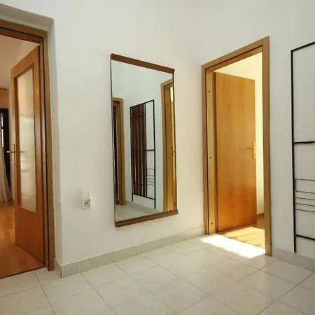 With Swimming Pool - 7356 Apartman Póla