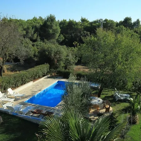 With Swimming Pool - 7356 Apartman Póla